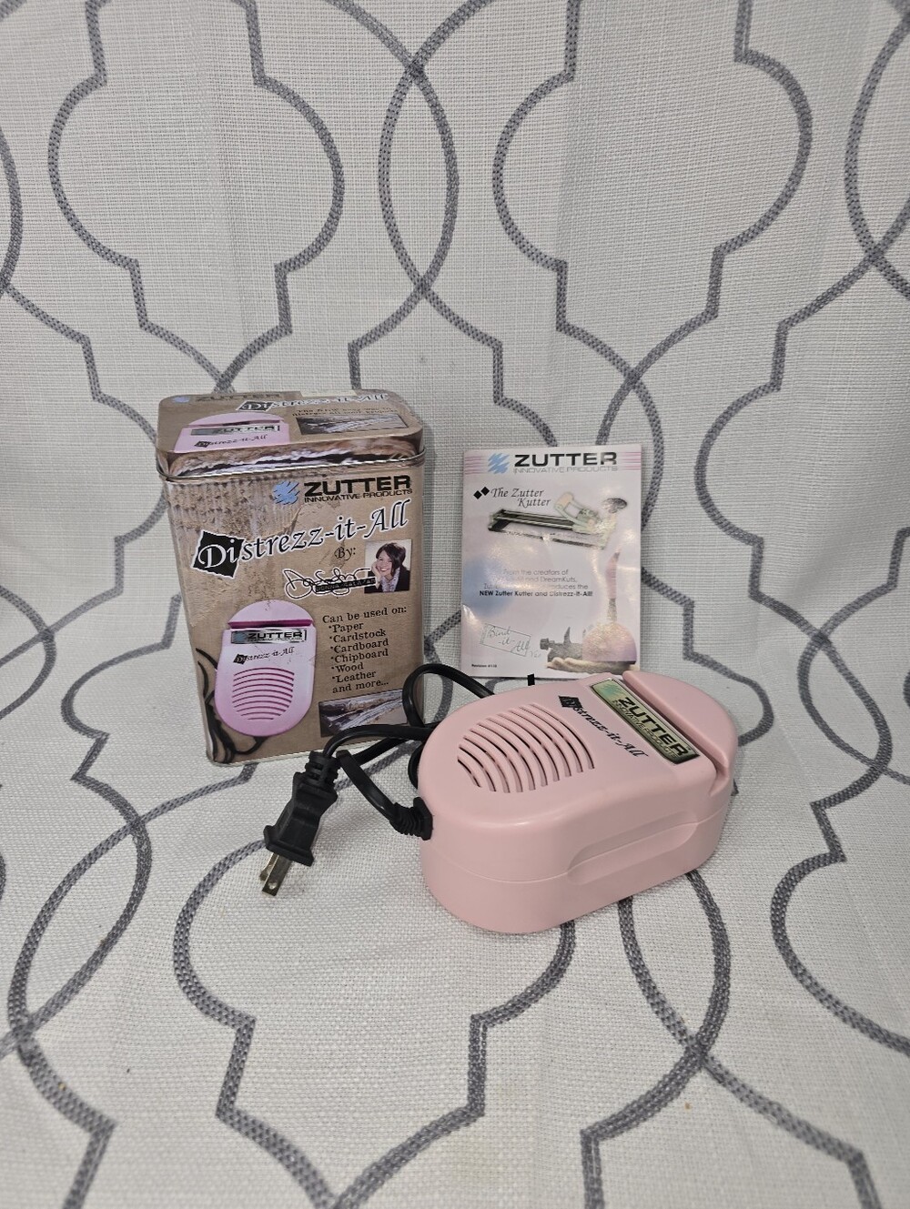 Zutter Distrezz-It-All Crafting Scrapbooking Distressing Tool Pink with box Work